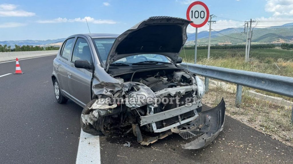 Φθιώτιδα: Αυτοκίνητο χτύπησε με σφοδρότητα στις προστατευτικές μπάρες στον Ε65 (ΦΩΤΟ)