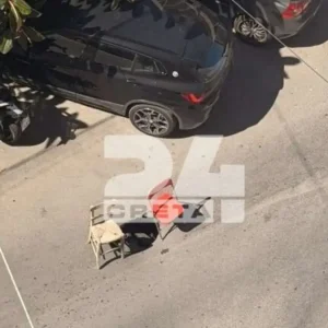 Ηράκλειο: Δύο καρέκλες ήταν η σήμανση για επικίνδυνη λακκούβα στη μέση του δρόμου – Δείτε βίντεο