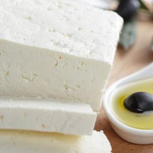 ΥΠΑΑΤ: Πάνω από 740 τόνοι τυριών έχουν διακινηθεί σε όλη τη χώρα από τη Λέσβο
