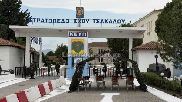 Δένδιας για τις πρώτες εθελόντριες στον Στρατό: Μεγάλο βήμα για την ισότιμη εκπροσώπηση των γυναικών στις Ένοπλες Δυνάμεις