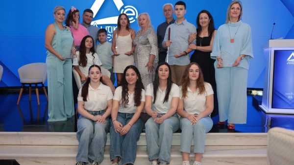 «Δυτικά Επιχειρείν»: Αυτοί είναι «οι δικοί μας ήρωες» με τις ξεχωριστές ιστορίες που βραβεύτηκαν (φωτο-video)