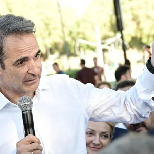 Μητσοτάκης από τη Βούλα: «Ο τζάμπας δεν υπάρχει, όποιος σας υπόσχεται, από κάπου θα σας τα πάρει»