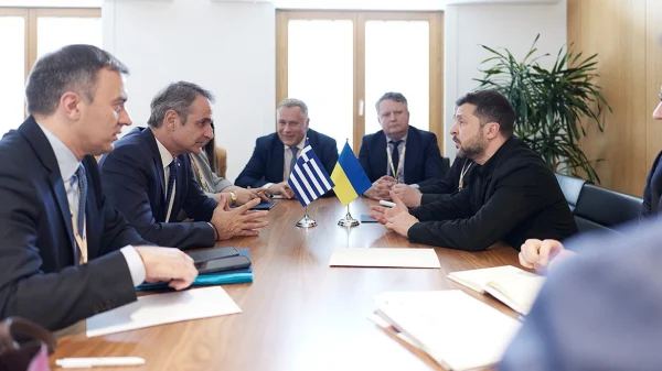 Τετ α τετ Μητσοτάκη-Ζελένσκι στις Βρυξέλλες: Στο τραπέζι η αμυντική συνεργασία, συζήτησαν για το συμβάν με το ουκρανικό drone στη Λευκάδα
