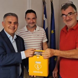 Δωρεά απινιδωτή από τον Σύλλογο Υπαλλήλων ΟΤΑ Ν. Φθιώτιδας στο Δήμο Καμένων Βούρλων