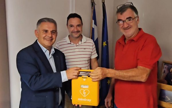 Δωρεά απινιδωτή από τον Σύλλογο Υπαλλήλων ΟΤΑ Ν. Φθιώτιδας στο Δήμο Καμένων Βούρλων