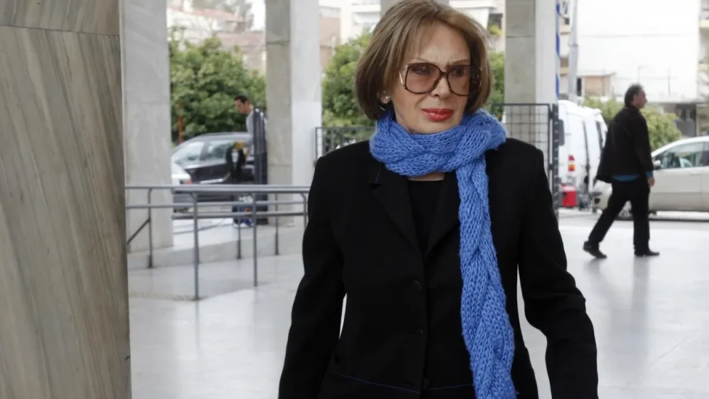 Σπάνια εμφάνιση της 92χρονης Ρίκας Διαλυνά: Στο σπίτι της στο Ηράκλειο Κρήτης, με τον Σπύρο Μπιμπίλα