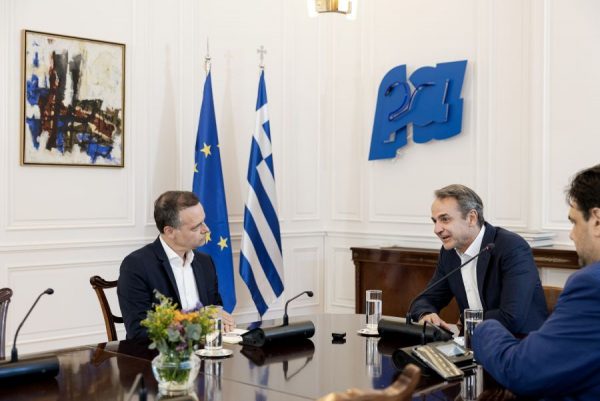 Συνάντηση Μητσοτάκη - Δούκα στο Μαξίμου: Να δούμε τα τρέχοντα ζητήματα στην Αθήνα, όπως η καθαριότητα
