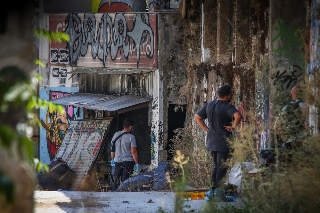 Θρίλερ με τη σορό γυναίκας που βρέθηκε στην Κυψέλη: Είναι μικρόσωμη, με τα μαλλιά πιασμένα σε κότσο, ανοίγουν φάκελοι με εξαφανίσεις