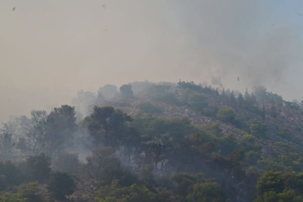 Φωτιά στην Περιφερειακή Αιγάλεω: Ήχησε 112 για Αφαία και Άνω Δάσος Χαϊδαρίου, εκκενώνεται το Ψυχιατρικό νοσοκομείο στο Δαφνί, δείτε βίντεο από drone