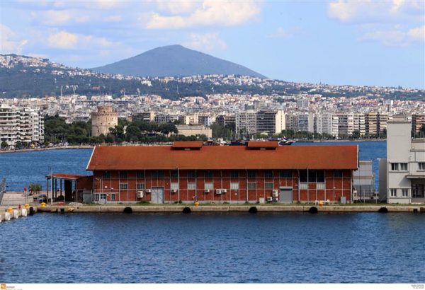 Συνελήφθη λιμενάρχης στη Θεσσαλονίκη για ενδοοικογενειακή βία, η καταγγελία της Βουλγάρας συζύγου του