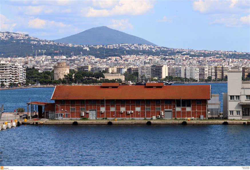 Συνελήφθη λιμενάρχης στη Θεσσαλονίκη για ενδοοικογενειακή βία, η καταγγελία της Βουλγάρας συζύγου του