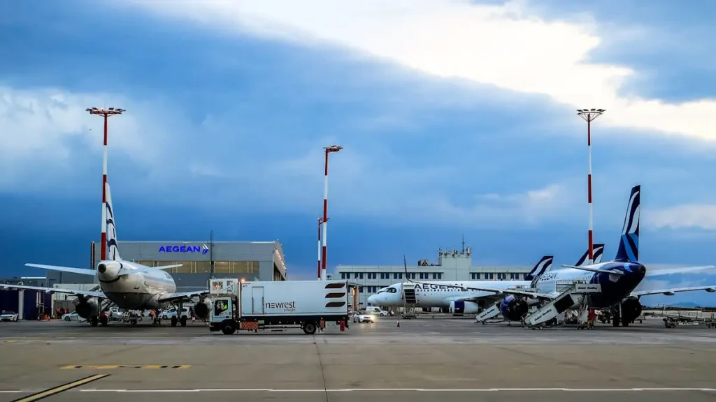Η ανακοίνωση της Aegean για την αναγκαστική προσγείωση αεροσκάφους στο «Ελ. Βενιζέλος»: «Παρουσιάστηκε ένδειξη για πιθανή ύπαρξη καπνού»