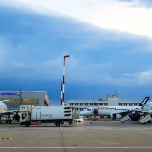 Η ανακοίνωση της Aegean για την αναγκαστική προσγείωση αεροσκάφους στο «Ελ. Βενιζέλος»: «Παρουσιάστηκε ένδειξη για πιθανή ύπαρξη καπνού»