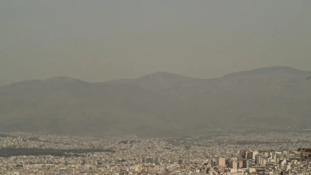 Καιρός: Ισχυροί άνεμοι, αφρικανική σκόνη και θερμοκρασία στους 39 βαθμούς Κελσίου – Η πρόγνωση των επόμενων ημερών