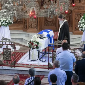 Κωνσταντίνος Λαιμοδέτης: Θρήνος στην κηδεία του 27χρονου Ανθυποπυραγού που έχασε τη ζωή του στο Γύθειο