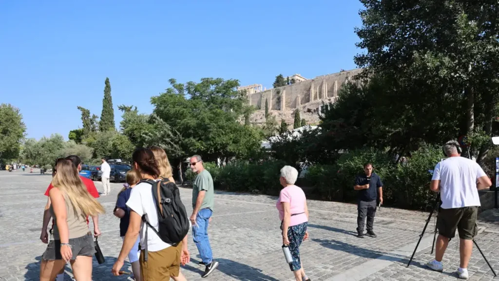 Με ποινικό παρελθόν ο 60χρονος που επιτέθηκε με μαχαίρι σε τουρίστες στην Ακρόπολη - Είχε νοσηλευτεί και ψυχιατρική κλινική
