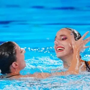 Οι αδερφές Αλεξανδρή κατέκτησαν το χρυσό μετάλλιο στο ευρωπαϊκό πρωτάθλημα υγρού στίβου στην επιστροφή τους στα γαλανόλευκα