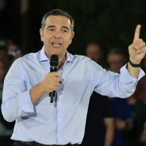 ΕΛ.Α.Σ.: Το πρώτο μεγάλο τεστ της νέας οργανωτικής στρατηγικής – Ο Τσίπρας ανοίγει γραμμή επικοινωνίας με τη βάση