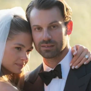 Η Αμαλία Κωστοπούλου δημοσίευσε φωτογραφίες από τον γάμο της με τον Τζέικ Μέντγουελ