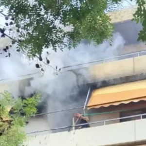Φωτιά σε διαμέρισμα στα Άνω Πατήσια