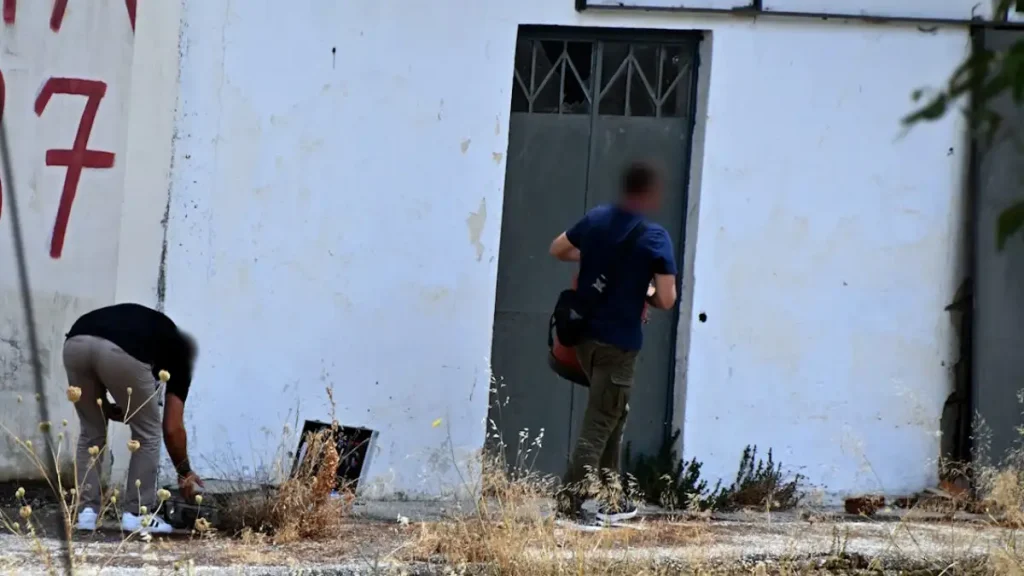 Άργος: Συγκλονίζει η μητέρα του 20χρονου που δέχτηκε 13 σφαίρες από αστυνομικούς – «Τον σκοτώσανε, με μηχανήματα λειτουργεί το σώμα του»