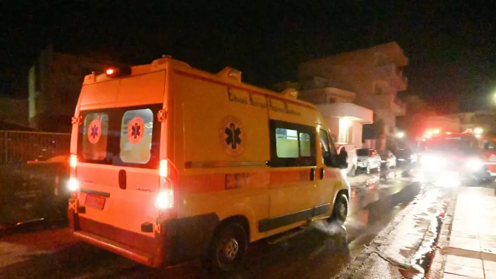 Τραγωδία στα Καλάβρυτα: Νεκρός 74χρονος που εγκλωβίστηκε ανάμεσα στο όχημά του και σε τοίχο