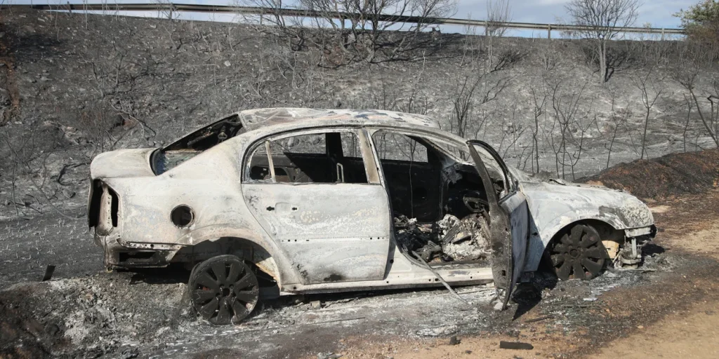 Φωτιά στο Ωραιόκαστρο: Το αυτοκίνητο του 76χρονου από το οποίο ξεκίνησε η πυρκαγιά -Ο οδηγός ομολόγησε ότι την προκάλεσε [βίντεο]