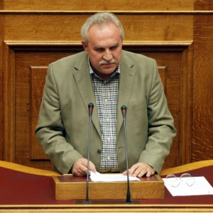 Φοιτητής ξανά στα 70 του ο πρώην βουλευτής του ΣΥΡΙΖΑ, Δημήτρης Γάκης: Η καλύτερη φαρμακευτική αγωγή είναι ο αγώνας