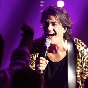 Ο Διονύσης Σχοινάς σε ένα καλοκαιρινό live στην Πλατεία Ελευθερίας!