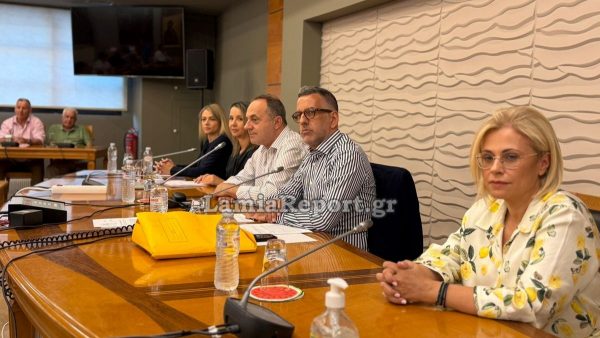 Με παζάρι κι άλλα 11 θέματα η 19η τακτική συνεδρίαση του Δημοτικού Συμβουλίου Λαμιέων