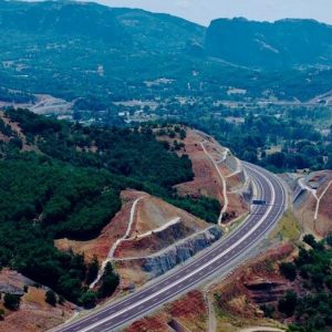 Νεκρή γυναίκα στο υπό παράδοση τμήμα του Ε65