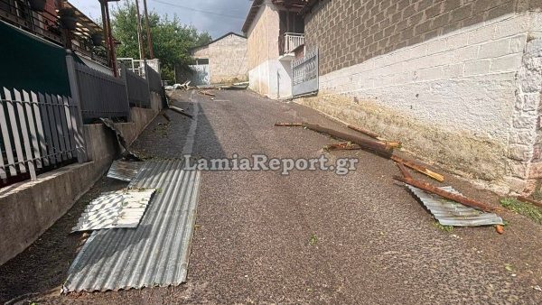«Ξήλωσε» σκεπές σπιτιών και έριξε δέντρα το μπουρίνι στη δυτική Φθιώτιδα - Δείτε εικόνες