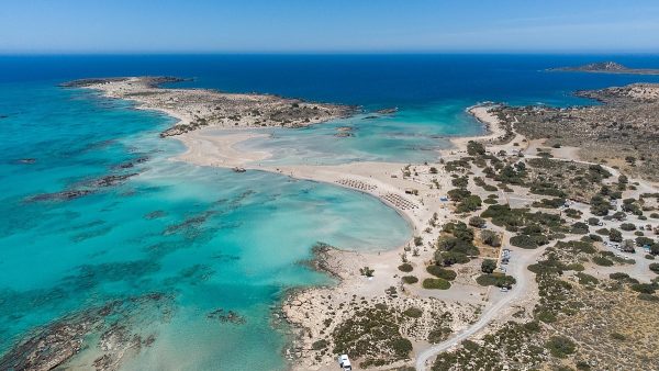 Ελαφονήσι: Ο εξωτικός ροζ παράδεισος της Κρήτης - BINTEO