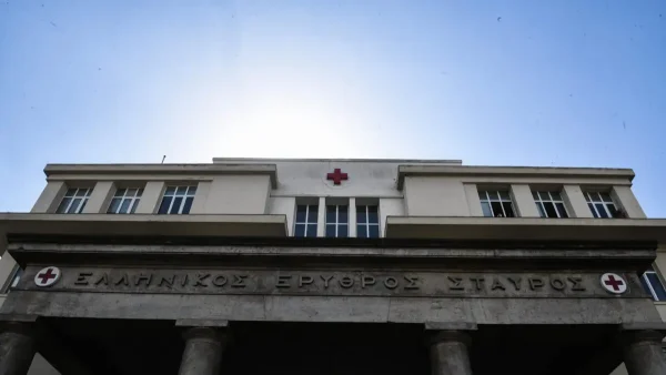 Εγκεφαλικά νεκρός ο 17χρονος Βρετανός που έπεσε από τον πρώτο όροφο ξενοδοχείου στο Χαλάνδρι