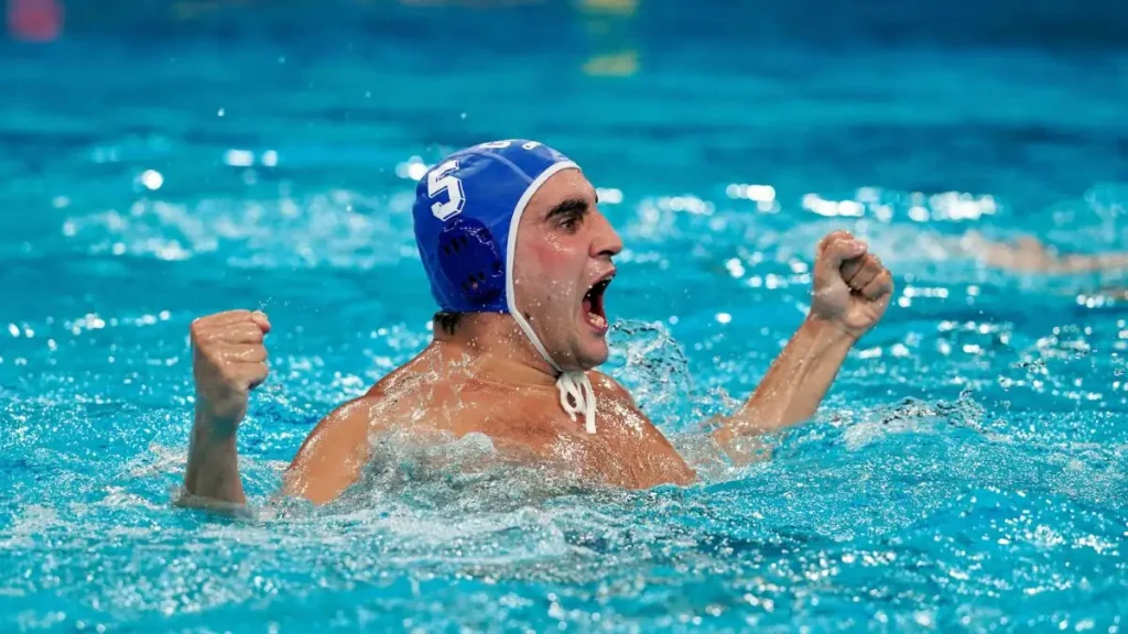 Ουγγαρία – Ελλάδα 14-15: Η τρομερή εθνική πόλο κατέκτησε το World Cup και πανηγύρισε το πρώτο χρυσό μετάλλιο της ιστορίας της