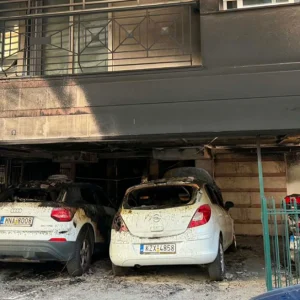 Επιθέσεις με γκαζάκια σε σπίτια τριών στελεχών της ΝΔ στη Θεσσαλονίκη, 5 τραυματίες, μία γυναίκα διασωληνωμένη