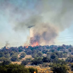 Μπαράζ εκκενώσεων στη Βοιωτία, οι φλόγες πέρασαν μέσα από την Ξηρονομή