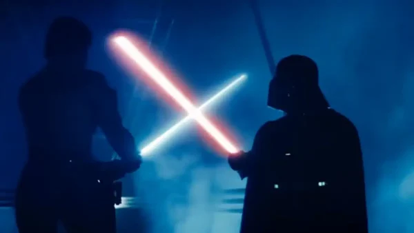 Το φωτόσπαθο του Μαρκ Χάμιλ από το «Star Wars» πουλήθηκε σε δημοπρασία έναντι 3,75 εκατ. δολαρίων
