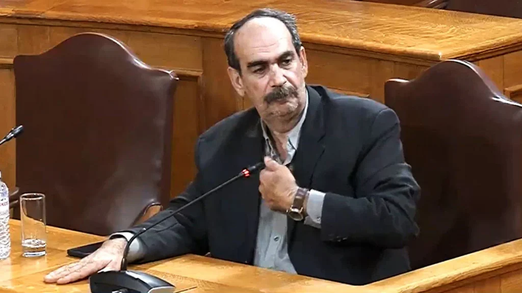 Τον Φεβρουάριο η δίκη του Γιώργου Ξυλούρη για «το δικαίωμα σιωπής» στην Εξεταστική για τον ΟΠΕΚΕΠΕ