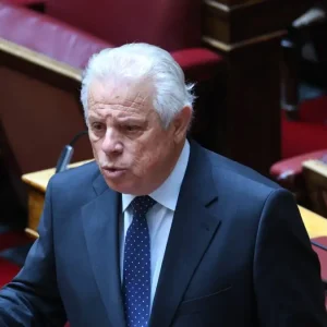 Νέο «χτύπημα» Βλάχου: Κατέθεσε ερώτηση στον πρωθυπουργό Κυριάκο Μητσοτάκη για την ανακύκλωση