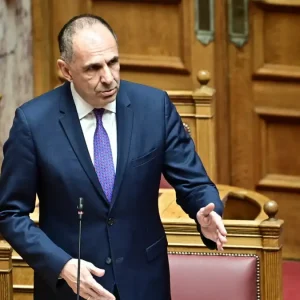 Γεραπετρίτης: «Όσο υπάρχει casus belli, η Τουρκία θα βρίσκει ελληνικό μπλόκο στην ευρωπαϊκή άμυνα»