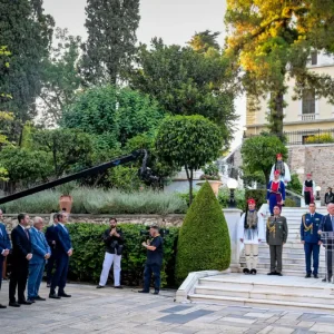 Η δεξίωση για την 52η επέτειο Αποκατάστασης της Δημοκρατίας μέσα στο Προεδρικό Μέγαρο λόγω κακοκαιρίας – 1700 οι προσκεκλημένοι
