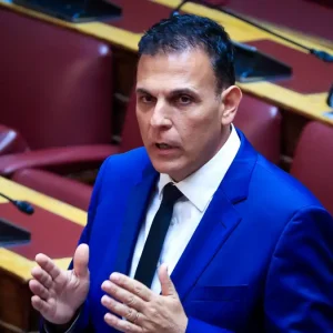 Παραιτήθηκε από βουλευτής του ΣΥΡΙΖΑ ο Γιώργος Καραμέρος, πρώτος επιλαχών ο Χρήστος Σπίρτζης