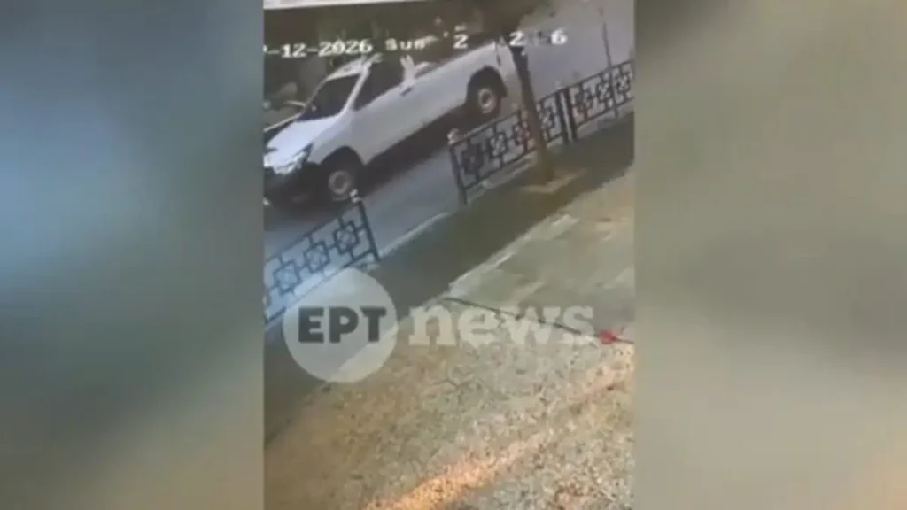 Φωτιά στο παλιό κτίριο του Μπάντμιντον στο Γουδί: Το βίντεο ντοκουμέντο που «έκαψε» τους τρεις συλληφθέντες