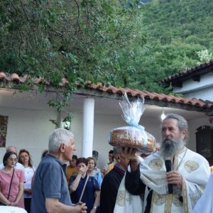 Με λαμπρότητα ο εορτασμός των Αγίων Αναργύρων στην Αμφίκλεια (ΦΩΤΟ)