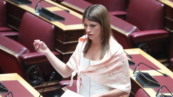 Παραιτήθηκε η Κατερίνα Νοτοπούλου από βουλευτής του ΣΥΡΙΖΑ