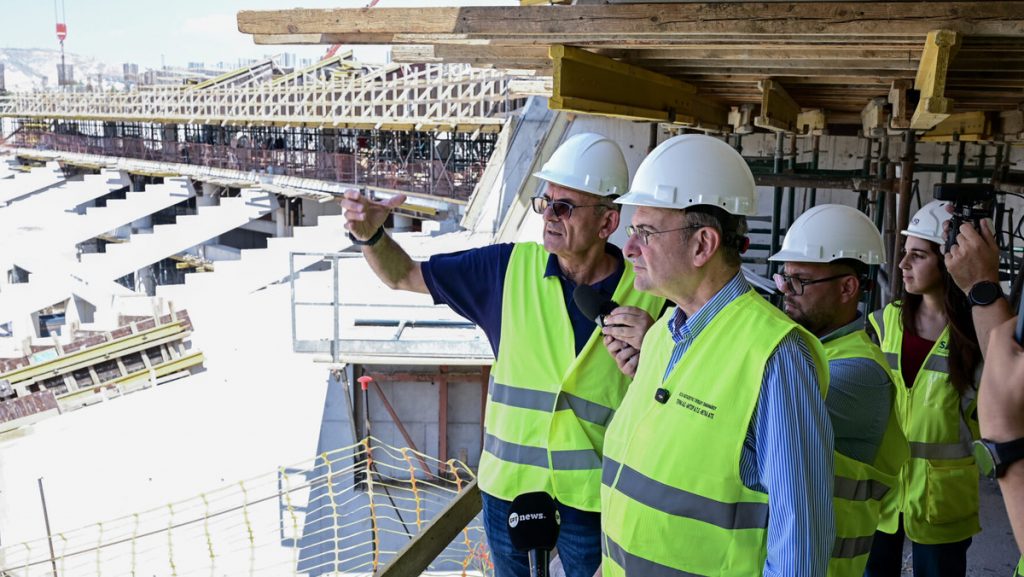 Ο Χατζηδάκης επιθεώρησε τα έργα στον Βοτανικό: «Το γήπεδο του Παναθηναϊκού θα είναι έτοιμο το καλοκαίρι του 2027»