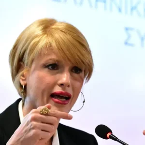 Νέα επίθεση της ΕΛΑΣ σε ΝΔ και ΠΑΣΟΚ: «Δεν μπορείς να υπηρετείς τους πολίτες όταν χρωστάς την πολιτική σου επιβίωση στις τράπεζες»