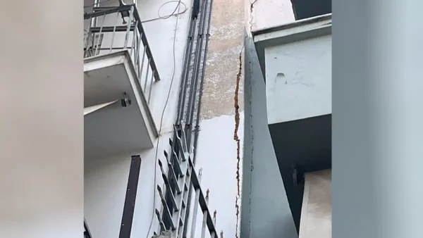 Κυψέλη: Από τον Μάρτιο ήταν γνωστό το πρόβλημα με τις ρωγμές στις πολυκατοικίες – «Ζούμε στην αβεβαιότητα» λένε οι κάτοικοι