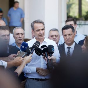 «Οι δράστες θα αντιμετωπιστούν ως εγκληματίες»: Στο Ιπποκράτειο Θεσσαλονίκης ο Μητσοτάκης, επισκέφθηκε τους τραυματίες της βομβιστικής επίθεσης